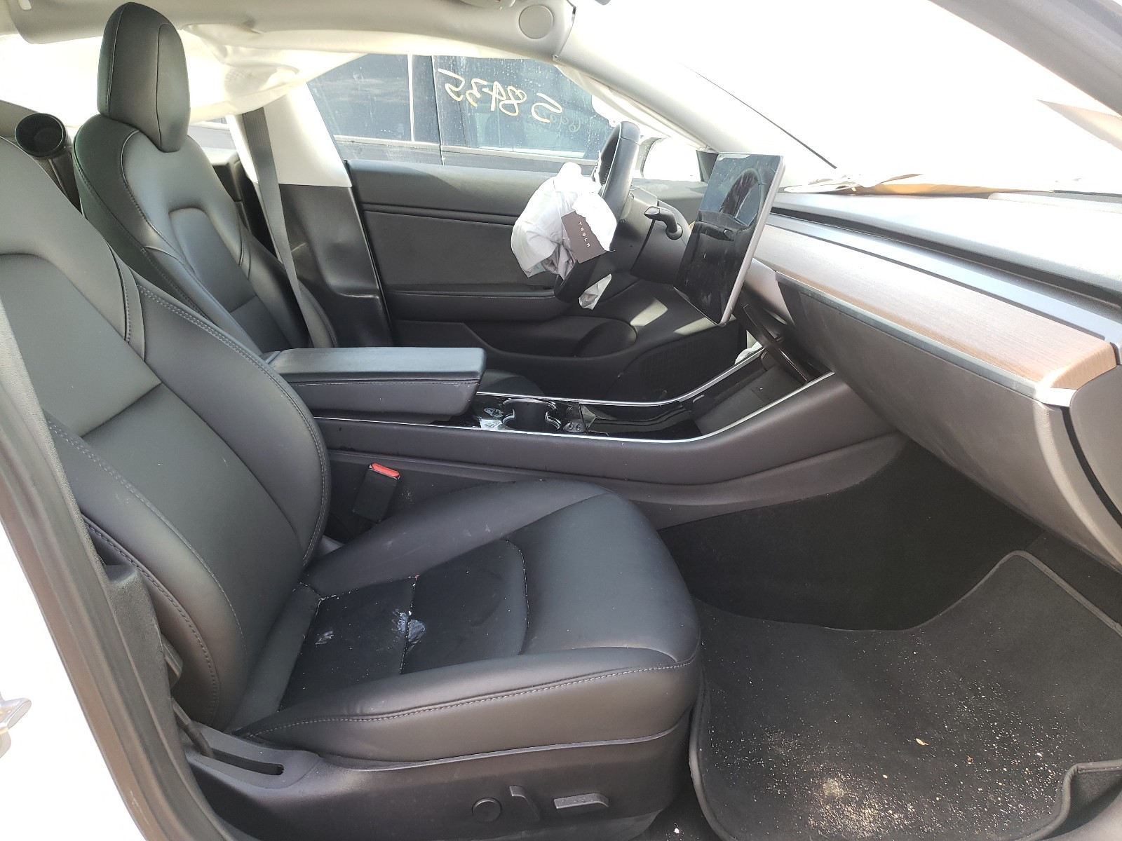 Photo 4 VIN: 5YJ3E1EB9JF106433 - TESLA MODEL 3 