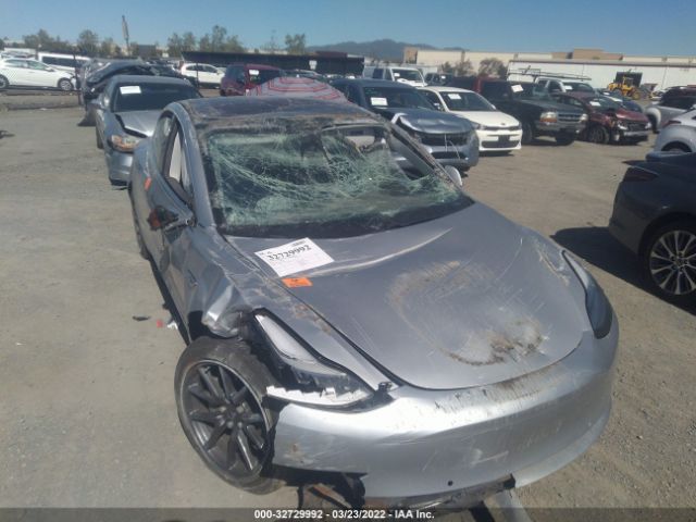 Photo 5 VIN: 5YJ3E1EB9JF114595 - TESLA MODEL 3 