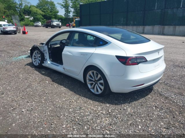 Photo 2 VIN: 5YJ3E1EB9JF117741 - TESLA MODEL 3 