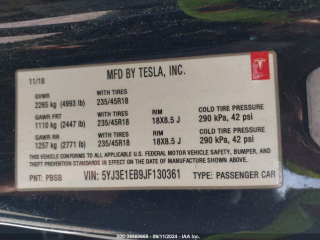 Photo 8 VIN: 5YJ3E1EB9JF130361 - TESLA MODEL 3 