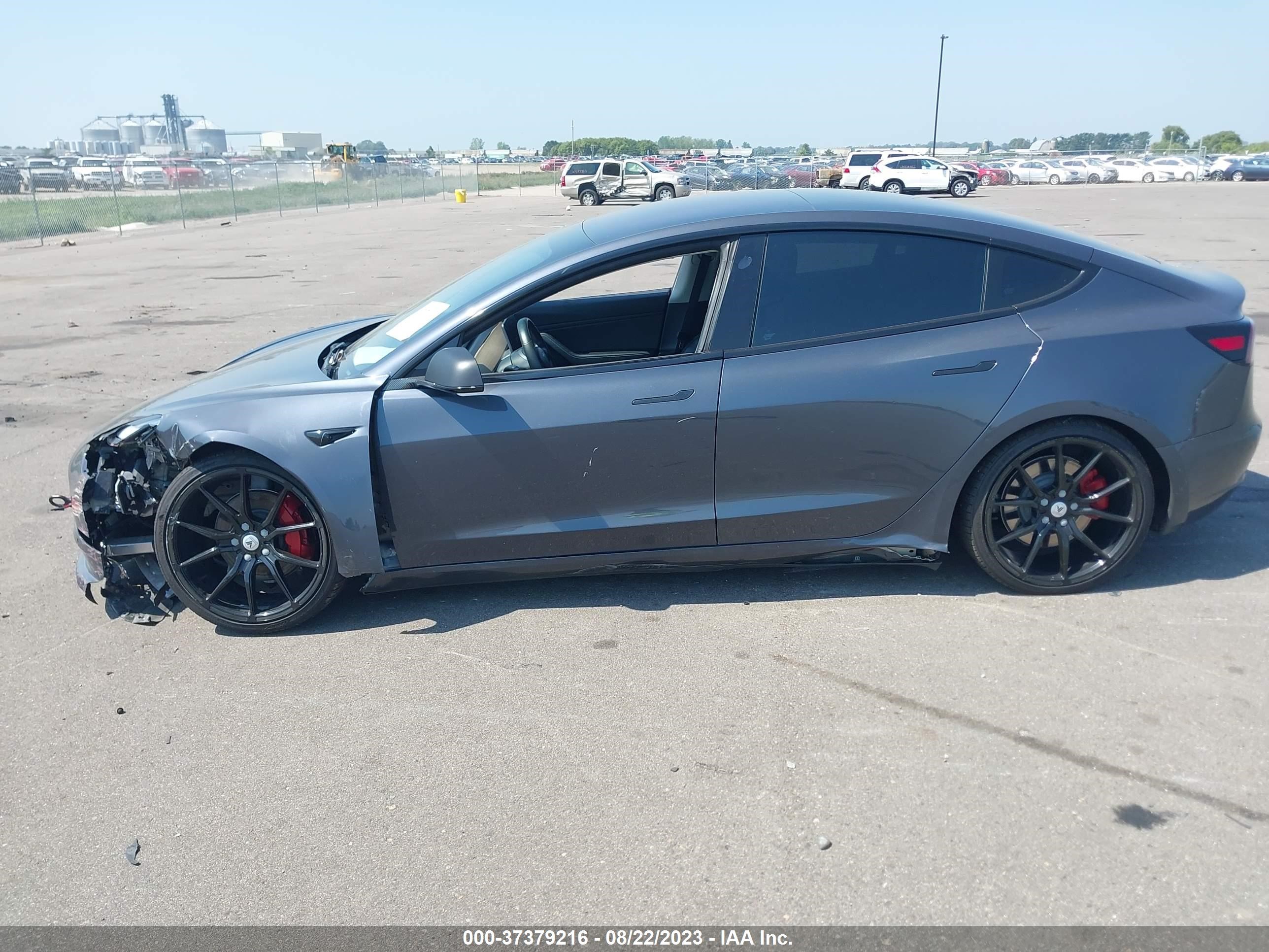 Photo 13 VIN: 5YJ3E1EB9JF150707 - TESLA MODEL 3 