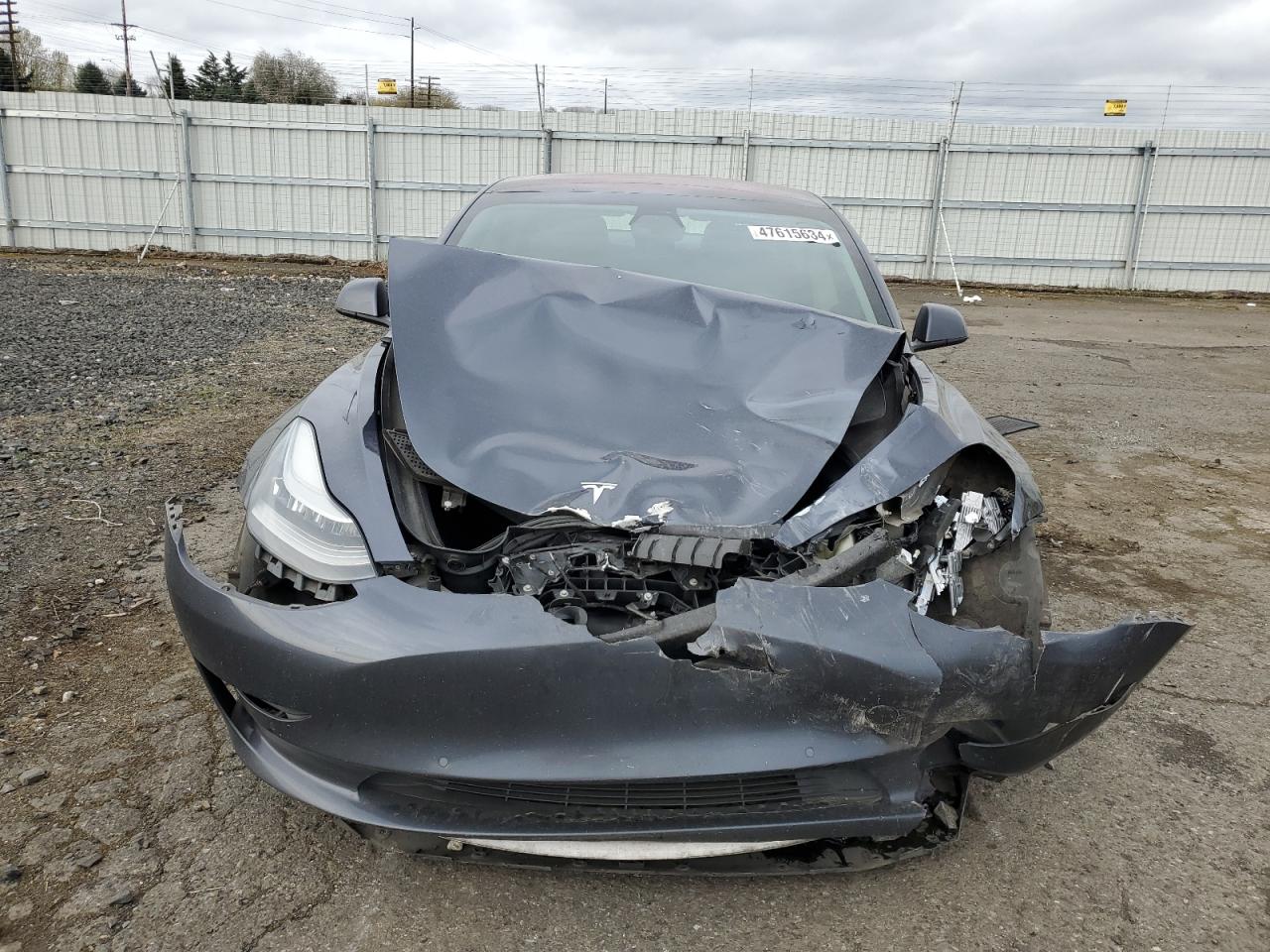 Photo 4 VIN: 5YJ3E1EB9JF170911 - TESLA MODEL 3 