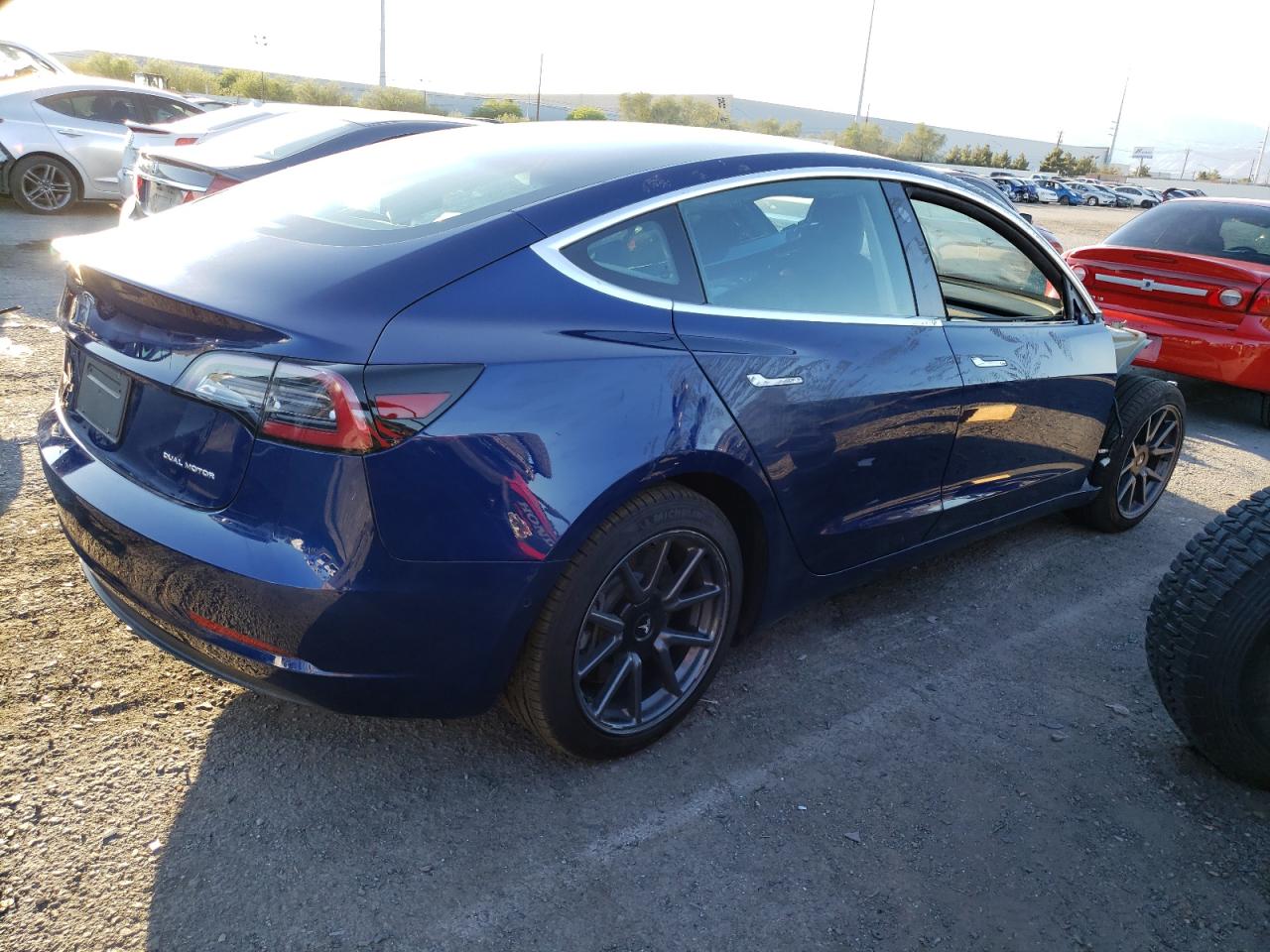 Photo 2 VIN: 5YJ3E1EB9KF210857 - TESLA MODEL 3 