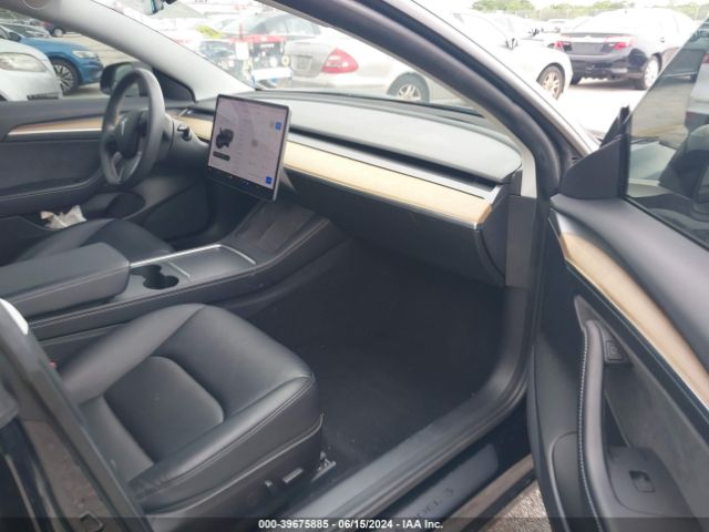 Photo 4 VIN: 5YJ3E1EB9MF055214 - TESLA MODEL 3 