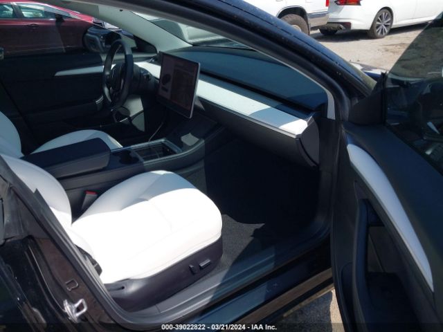 Photo 4 VIN: 5YJ3E1EB9MF066939 - TESLA MODEL 3 