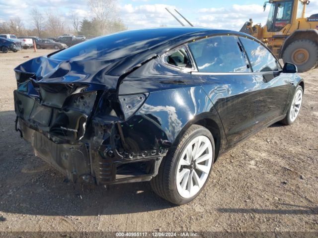 Photo 3 VIN: 5YJ3E1EB9NF121889 - TESLA MODEL 3 