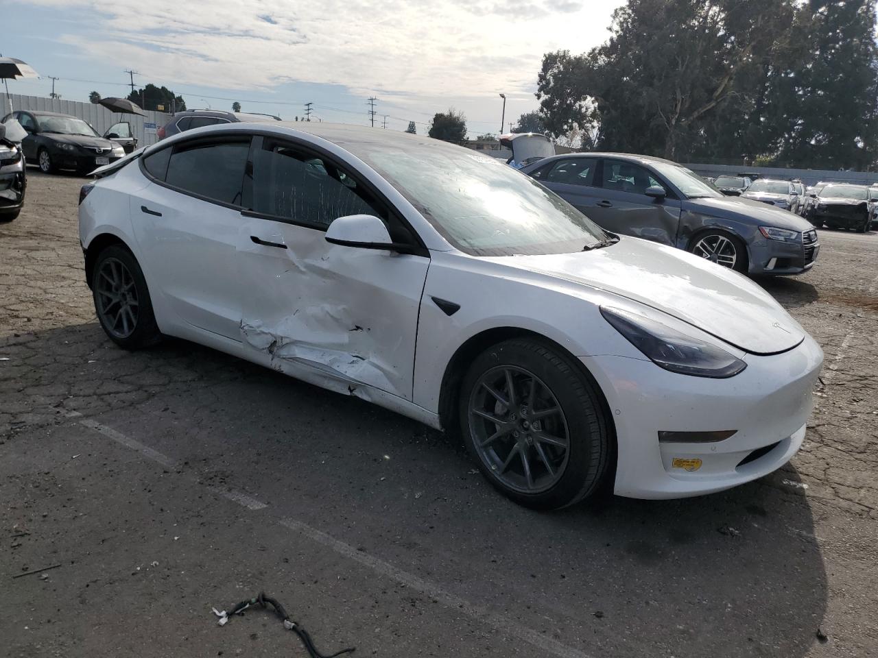 Photo 3 VIN: 5YJ3E1EB9NF137297 - TESLA MODEL 3 