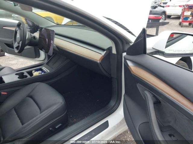 Photo 4 VIN: 5YJ3E1EB9NF273364 - TESLA MODEL 3 