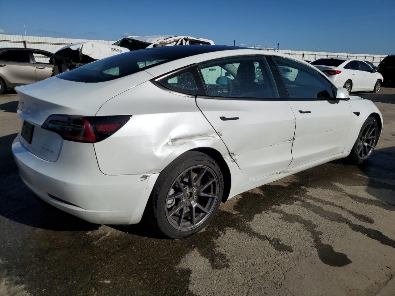 Photo 2 VIN: 5YJ3E1EB9NF360021 - TESLA MODEL 3 