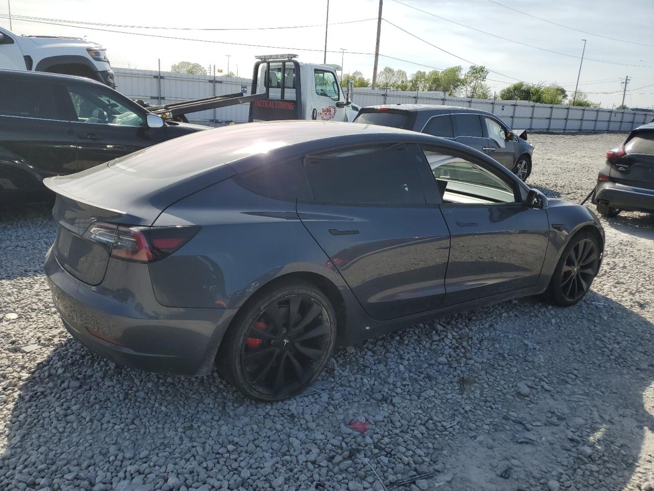 Photo 2 VIN: 5YJ3E1EBXJF055170 - TESLA MODEL 3 