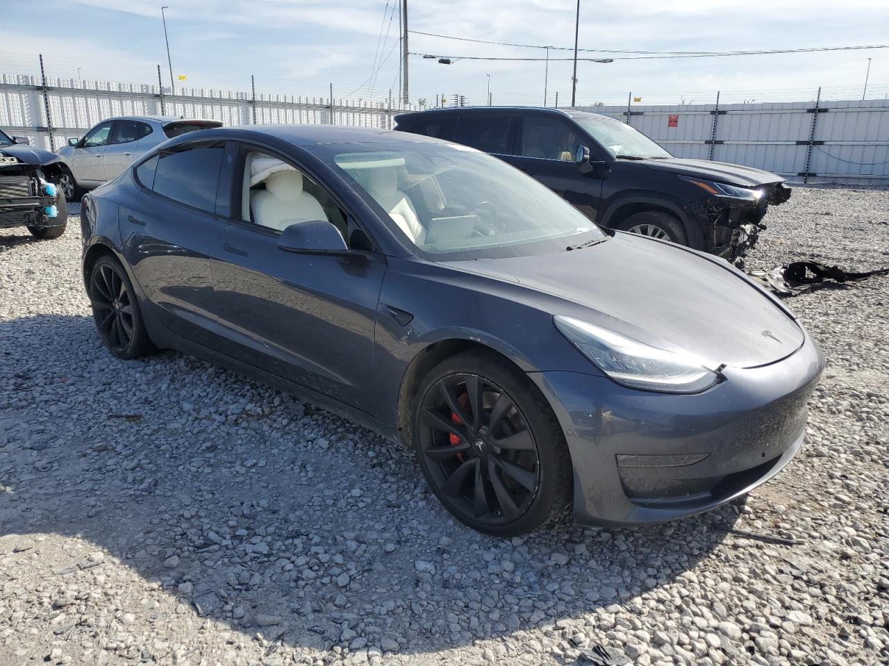 Photo 3 VIN: 5YJ3E1EBXJF055170 - TESLA MODEL 3 