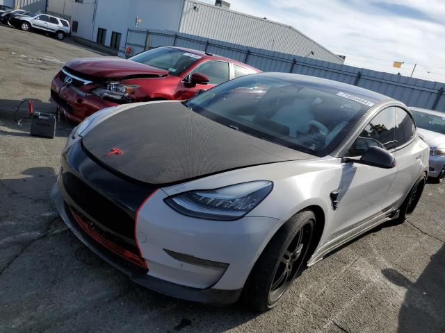 Photo 0 VIN: 5YJ3E1EBXJF055993 - TESLA MODEL 3 