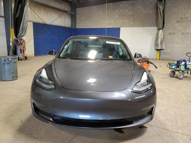 Photo 4 VIN: 5YJ3E1EBXJF069148 - TESLA MODEL 3 