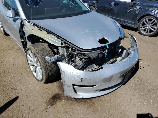 Photo 8 VIN: 5YJ3E1EBXJF069392 - TESLA MODEL 3 