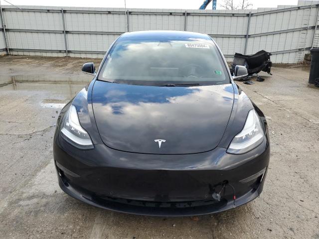 Photo 4 VIN: 5YJ3E1EBXJF070560 - TESLA MODEL 3 