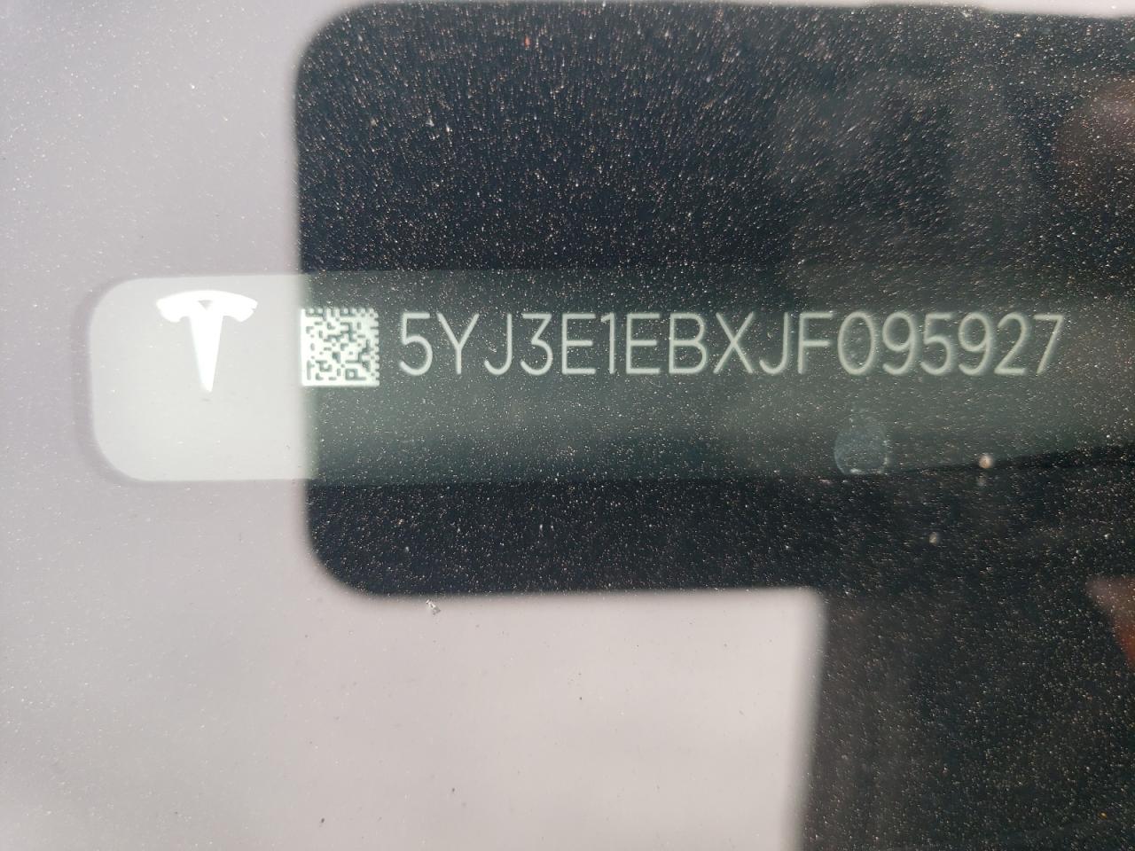 Photo 11 VIN: 5YJ3E1EBXJF095927 - TESLA MODEL 3 