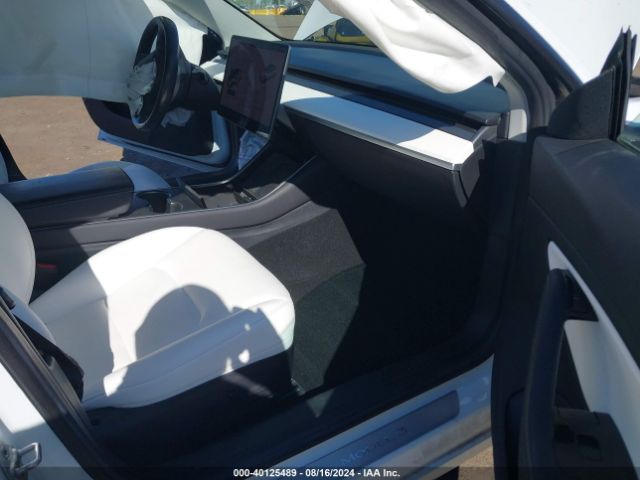 Photo 4 VIN: 5YJ3E1EBXJF100110 - TESLA MODEL 3 