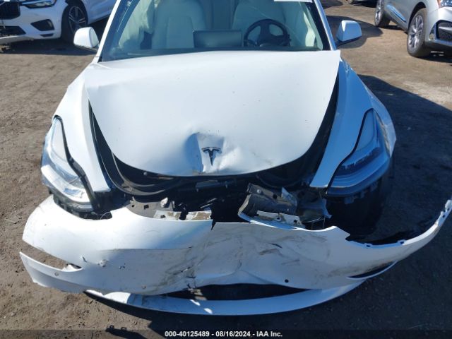 Photo 5 VIN: 5YJ3E1EBXJF100110 - TESLA MODEL 3 