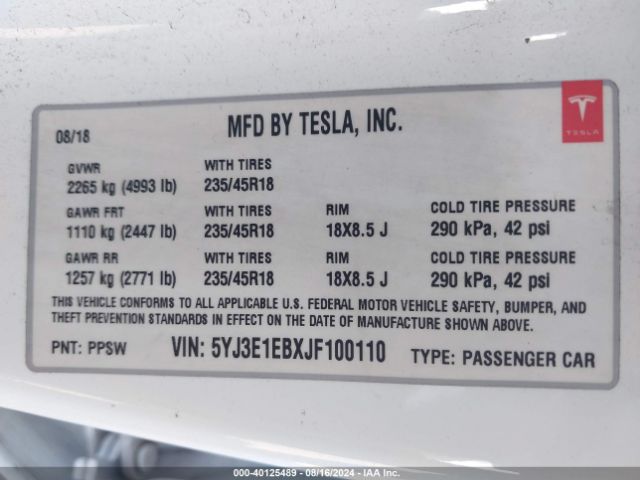 Photo 8 VIN: 5YJ3E1EBXJF100110 - TESLA MODEL 3 