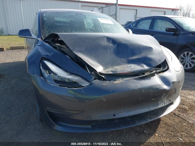 Photo 5 VIN: 5YJ3E1EBXJF126903 - TESLA MODEL 3 