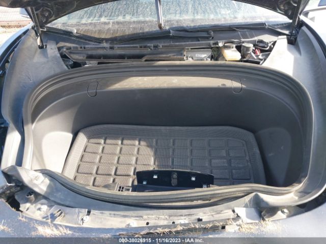 Photo 9 VIN: 5YJ3E1EBXJF126903 - TESLA MODEL 3 