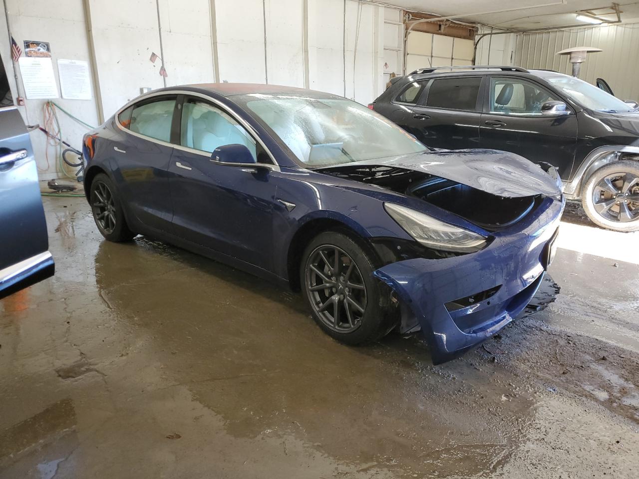 Photo 3 VIN: 5YJ3E1EBXJF134628 - TESLA MODEL 3 