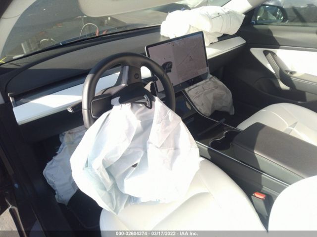 Photo 4 VIN: 5YJ3E1EBXJF147380 - TESLA MODEL 3 