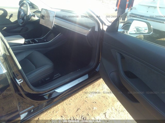 Photo 4 VIN: 5YJ3E1EBXKF384968 - TESLA MODEL 3 