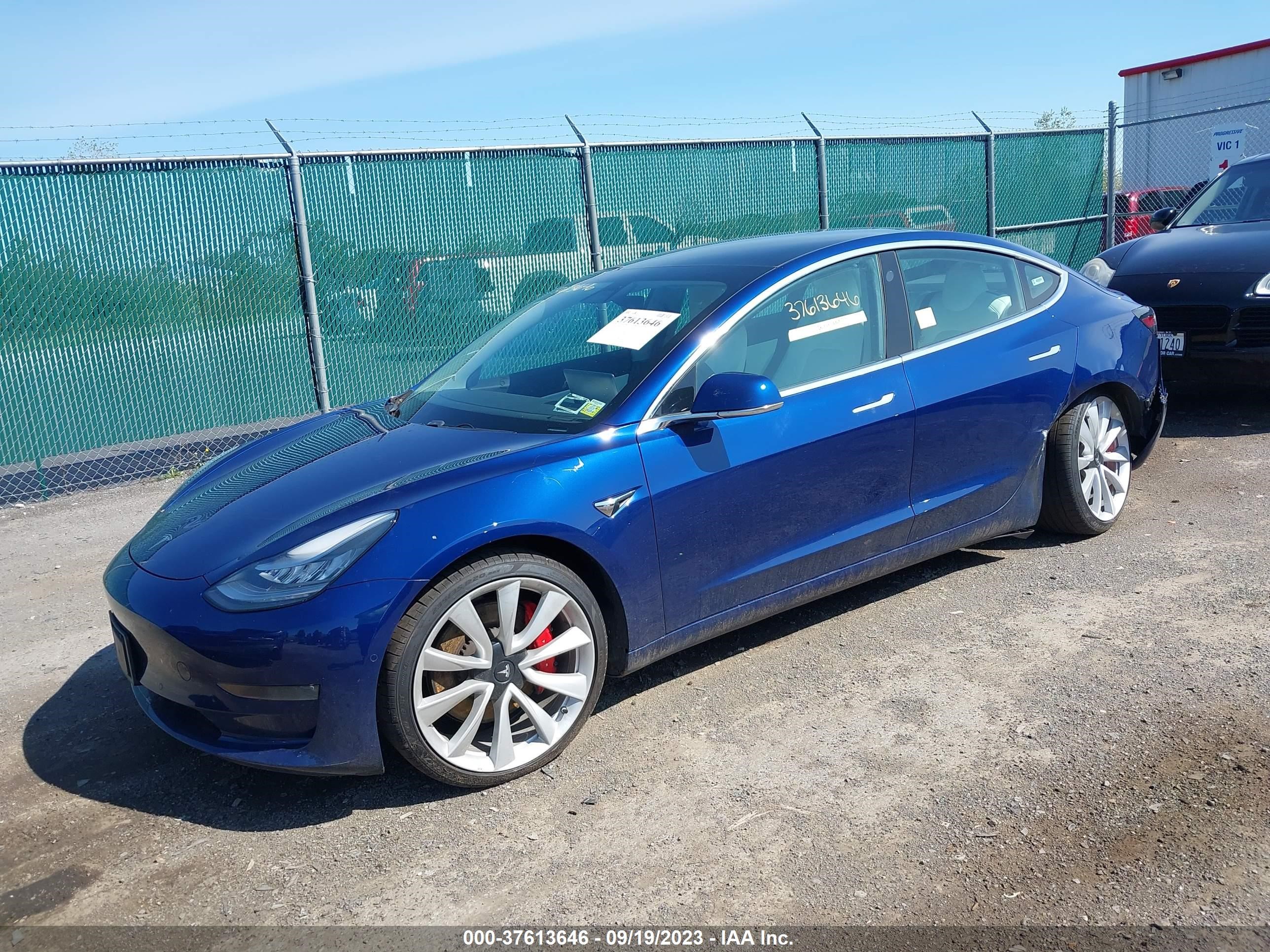 Photo 1 VIN: 5YJ3E1EBXKF422084 - TESLA MODEL 3 