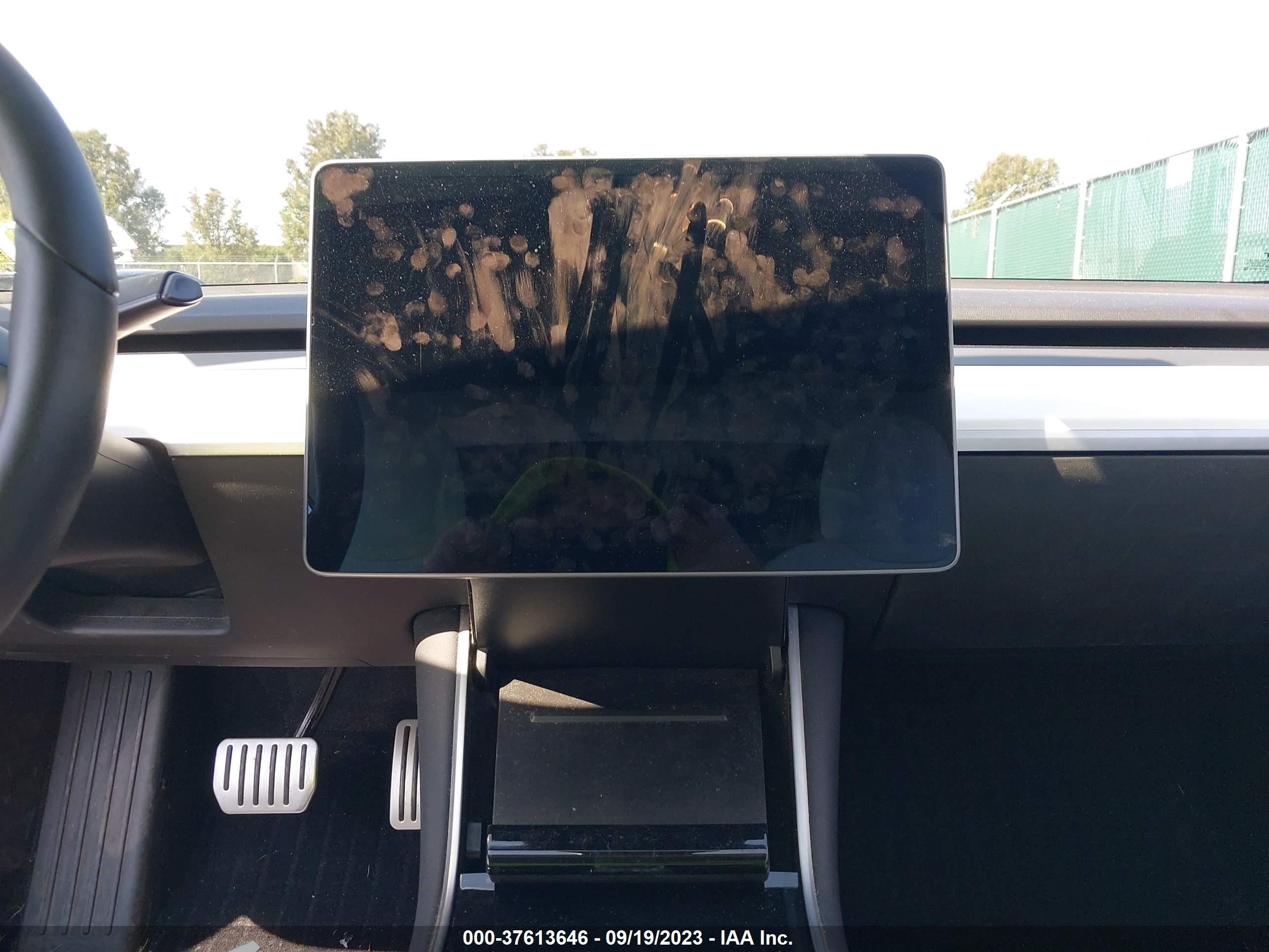 Photo 6 VIN: 5YJ3E1EBXKF422084 - TESLA MODEL 3 