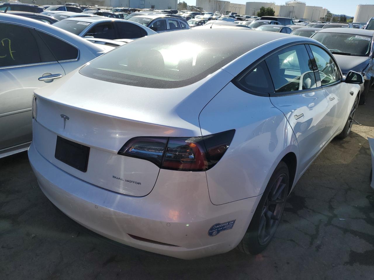 Photo 2 VIN: 5YJ3E1EBXMF879660 - TESLA MODEL 3 