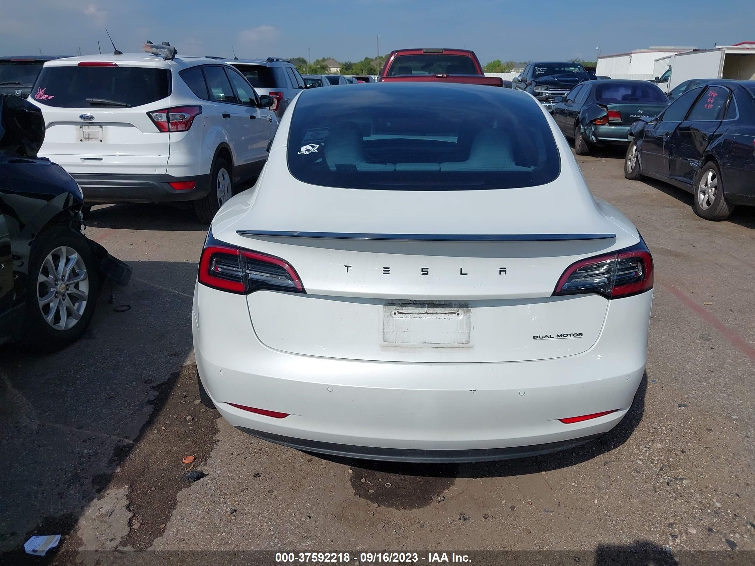 Photo 14 VIN: 5YJ3E1EBXNF111212 - TESLA MODEL 3 