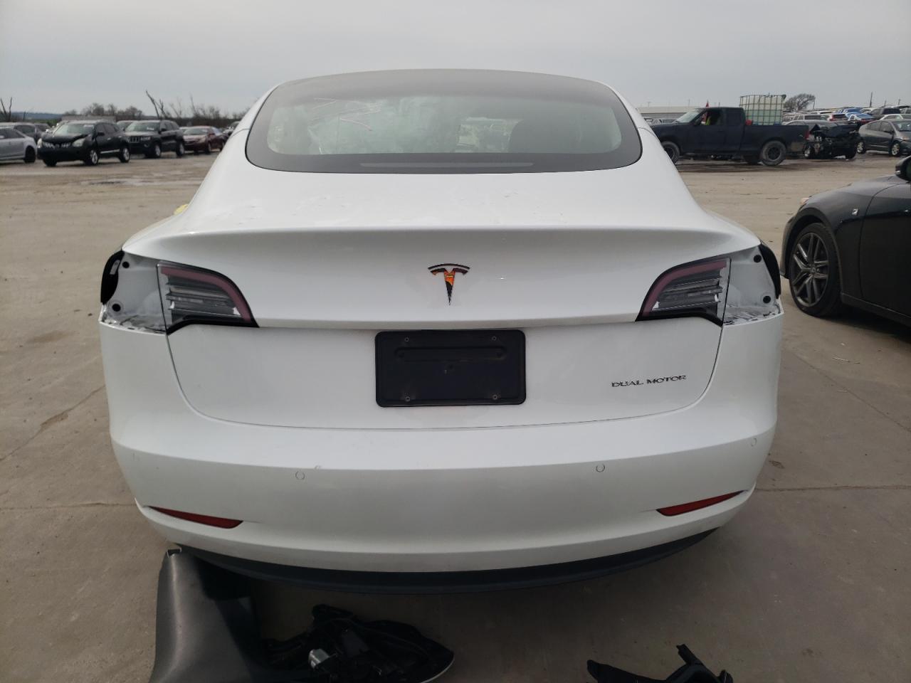 Photo 5 VIN: 5YJ3E1EBXNF169742 - TESLA MODEL 3 