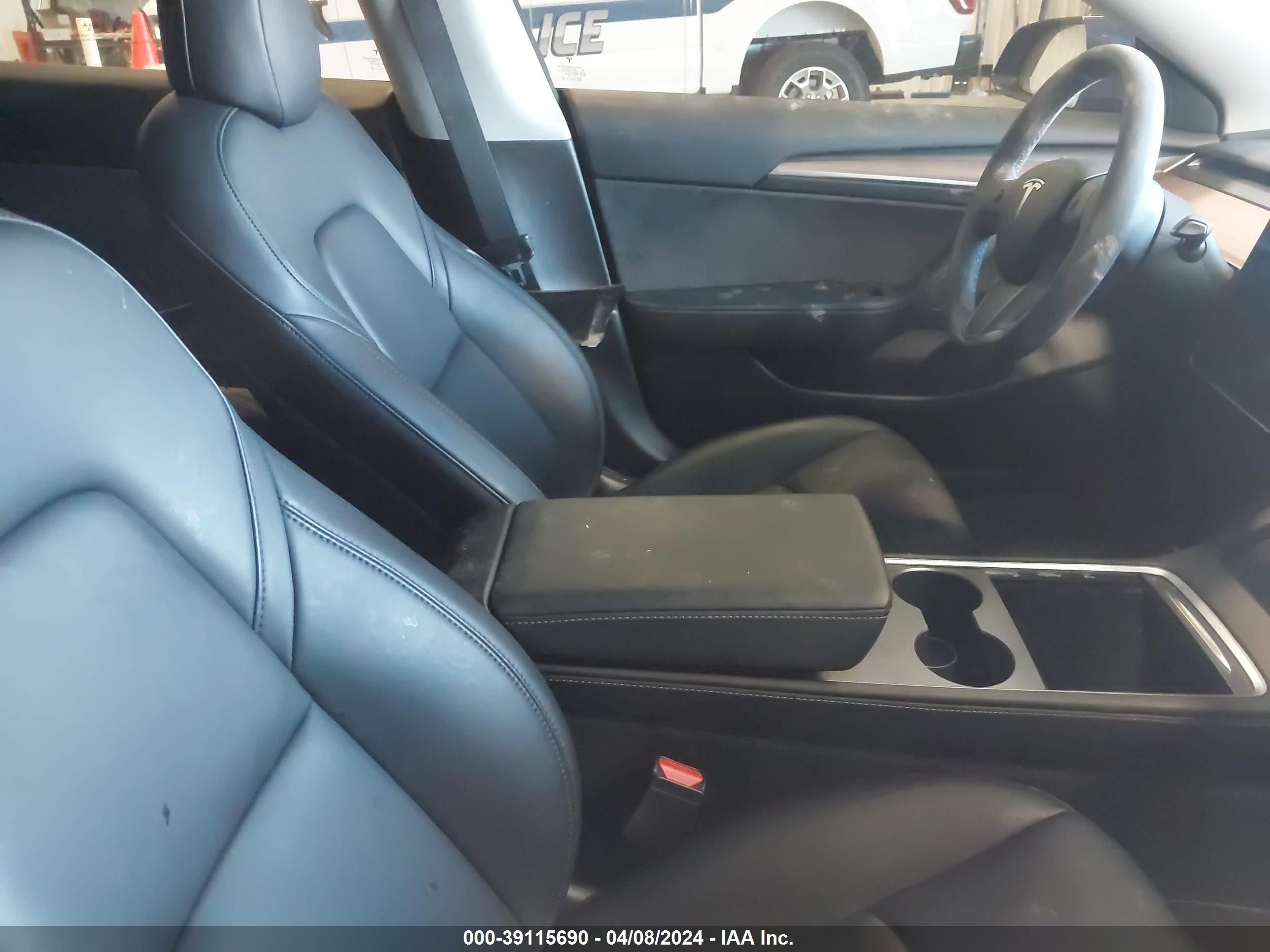 Photo 4 VIN: 5YJ3E1EBXNF200732 - TESLA MODEL 3 