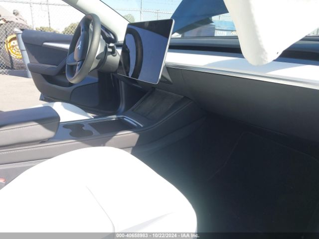 Photo 4 VIN: 5YJ3E1EC0PF712222 - TESLA MODEL 3 