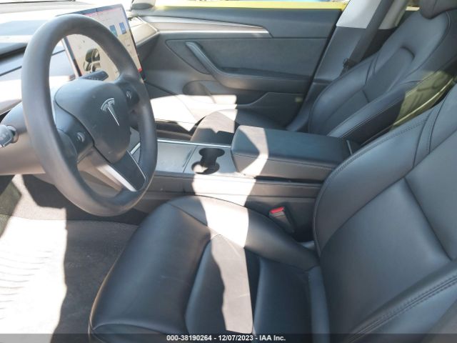 Photo 4 VIN: 5YJ3E1EC2MF064684 - TESLA MODEL 3 