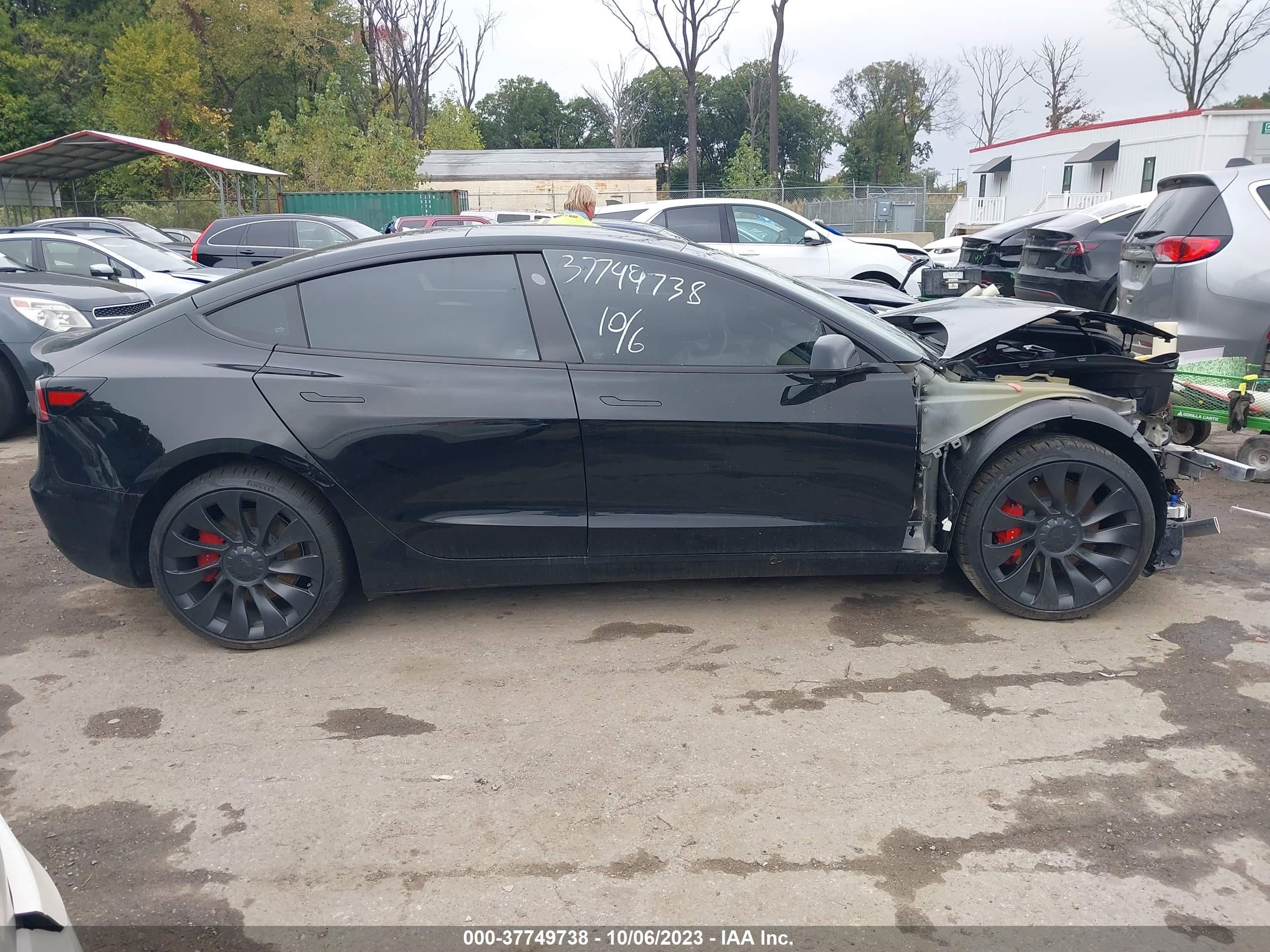 Photo 12 VIN: 5YJ3E1EC3PF488881 - TESLA MODEL 3 