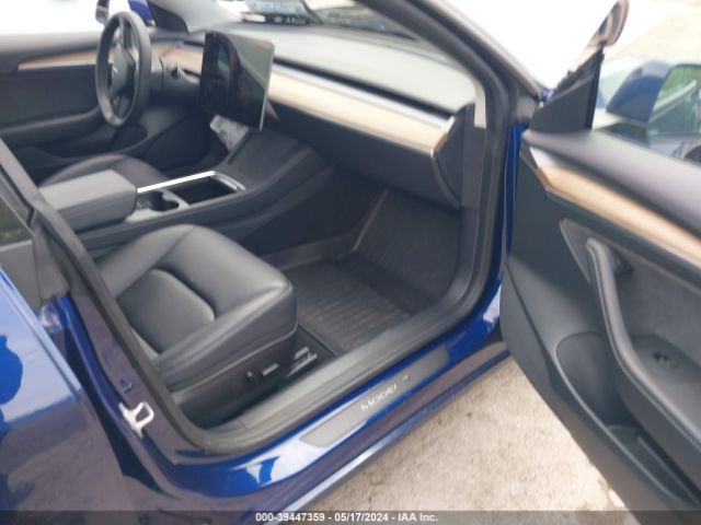 Photo 4 VIN: 5YJ3E1EC4NF330840 - TESLA MODEL 3 