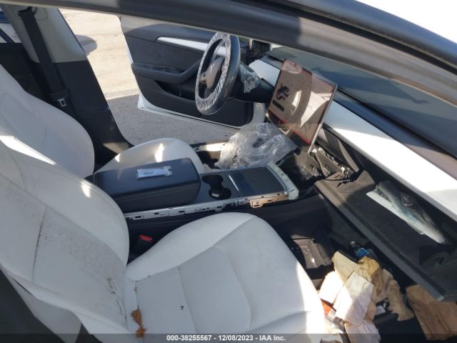 Photo 4 VIN: 5YJ3E1EC6MF030151 - TESLA MODEL 3 