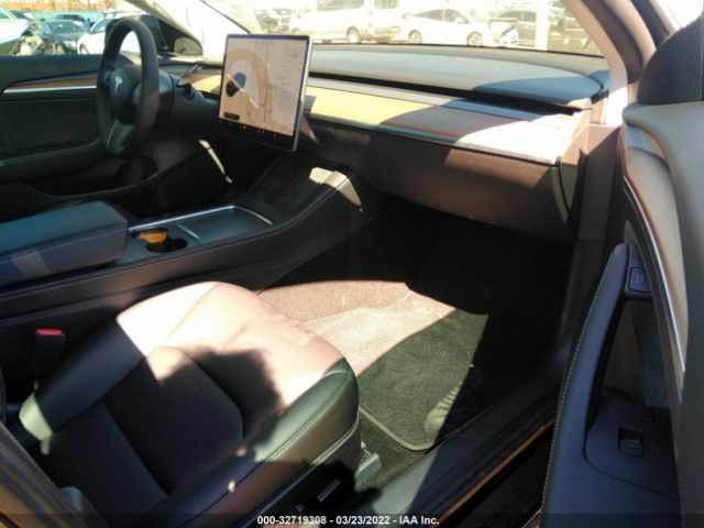 Photo 4 VIN: 5YJ3E1EC6MF088440 - TESLA MODEL 3 