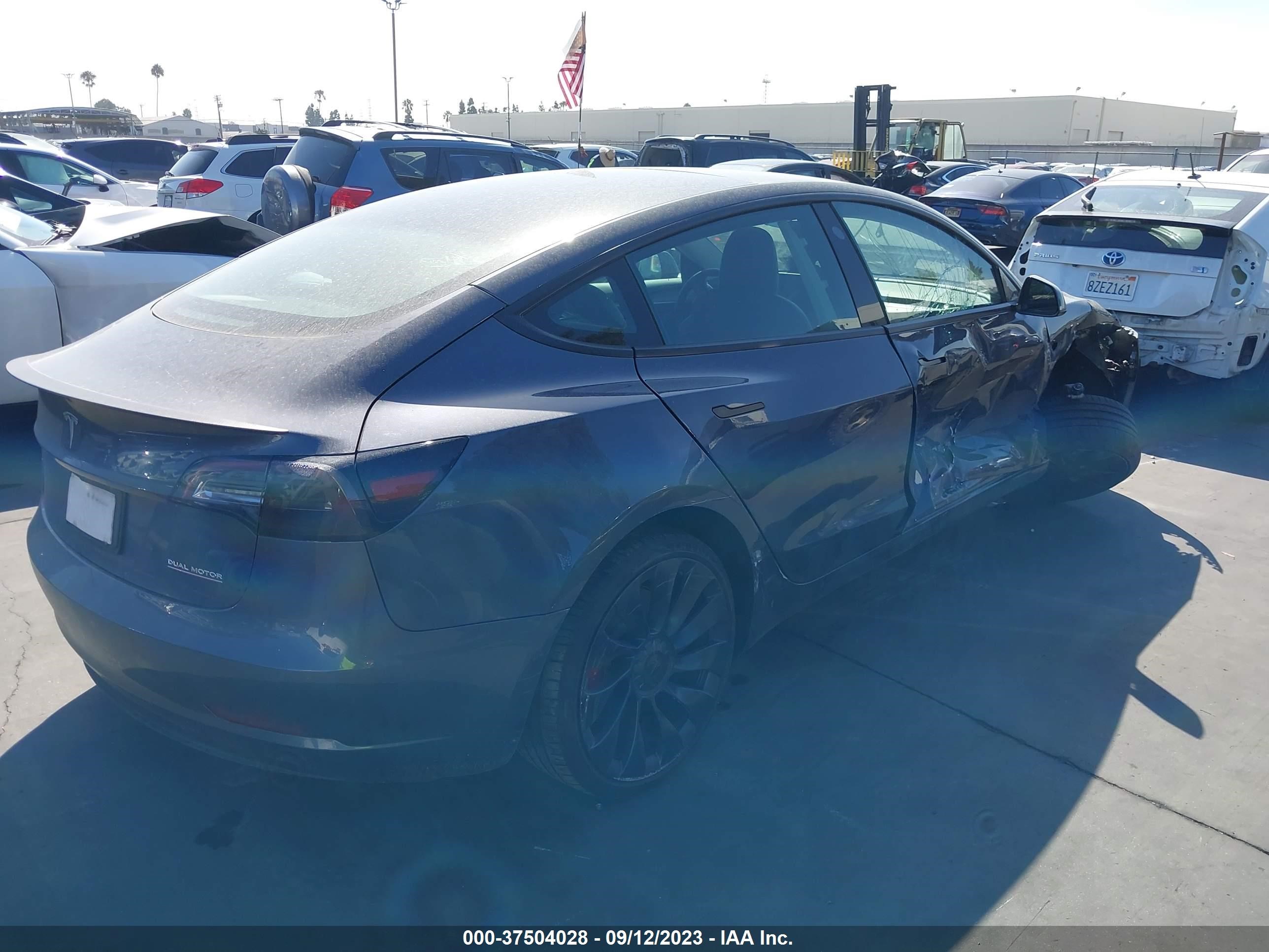 Photo 3 VIN: 5YJ3E1EC6NF299638 - TESLA MODEL 3 