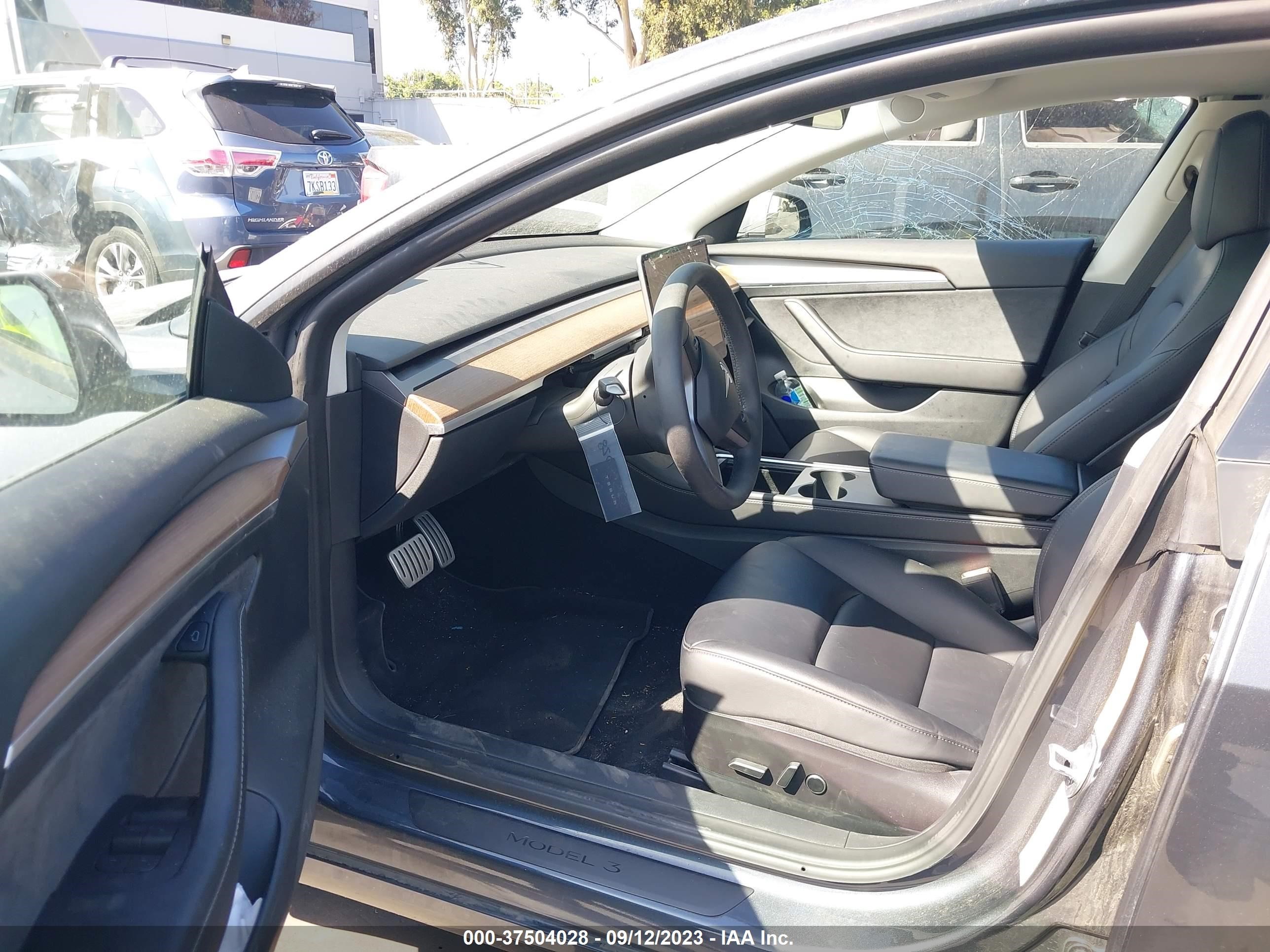 Photo 4 VIN: 5YJ3E1EC6NF299638 - TESLA MODEL 3 