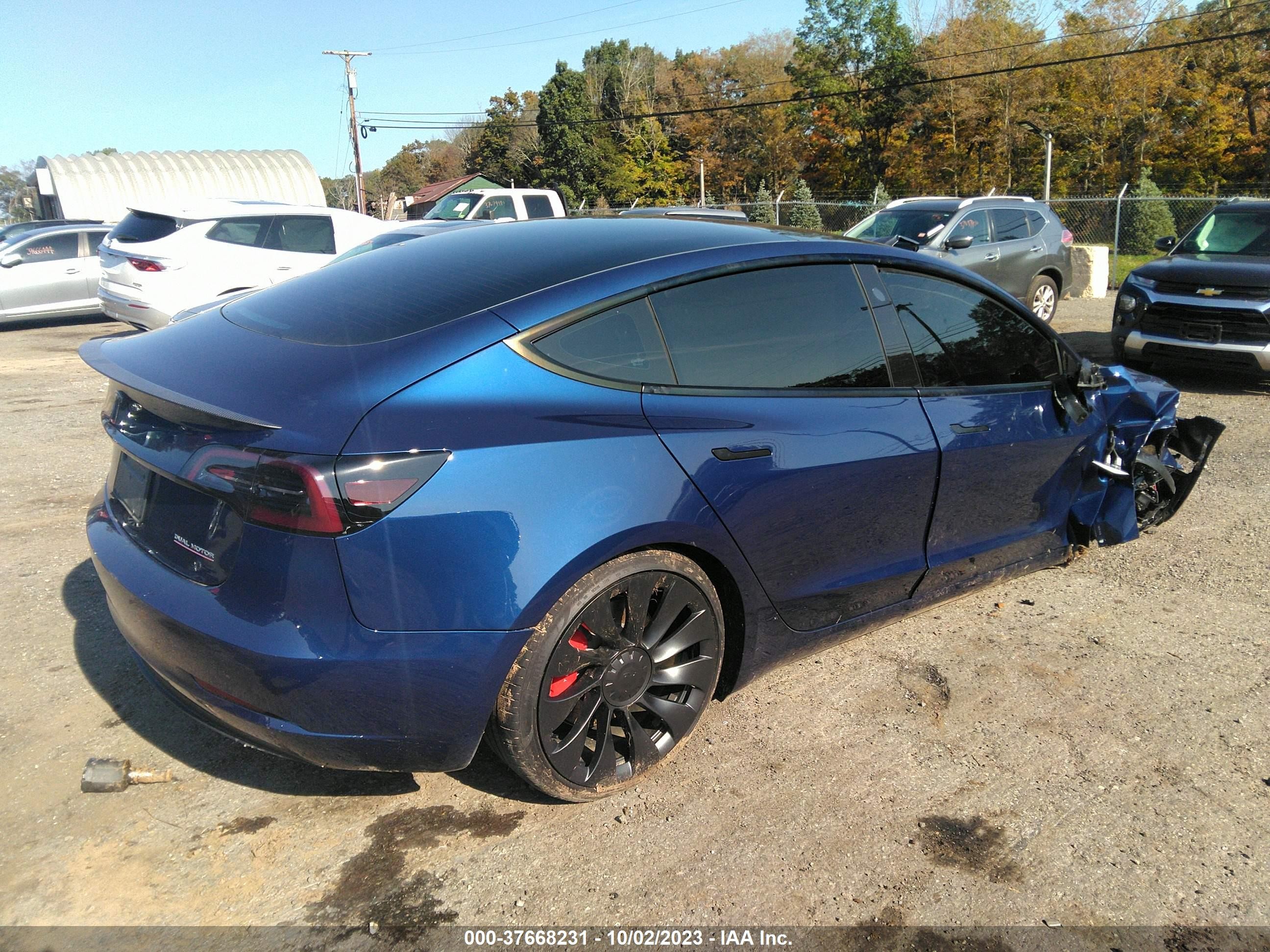 Photo 3 VIN: 5YJ3E1EC6PF588814 - TESLA MODEL 3 