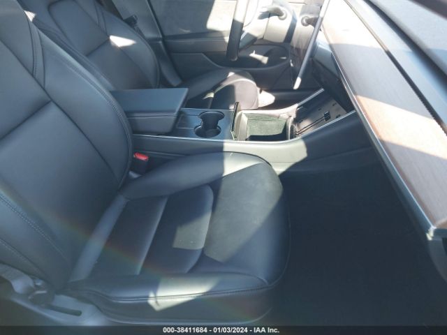 Photo 4 VIN: 5YJ3E1EC7LF586192 - TESLA MODEL 3 