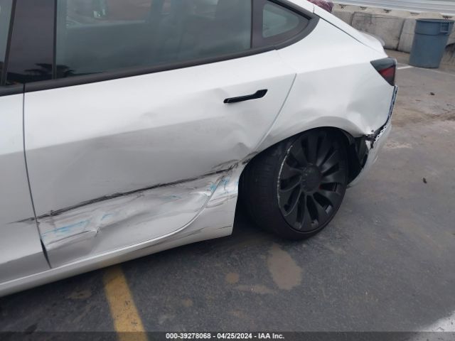 Photo 5 VIN: 5YJ3E1EC7NF203595 - TESLA MODEL 3 