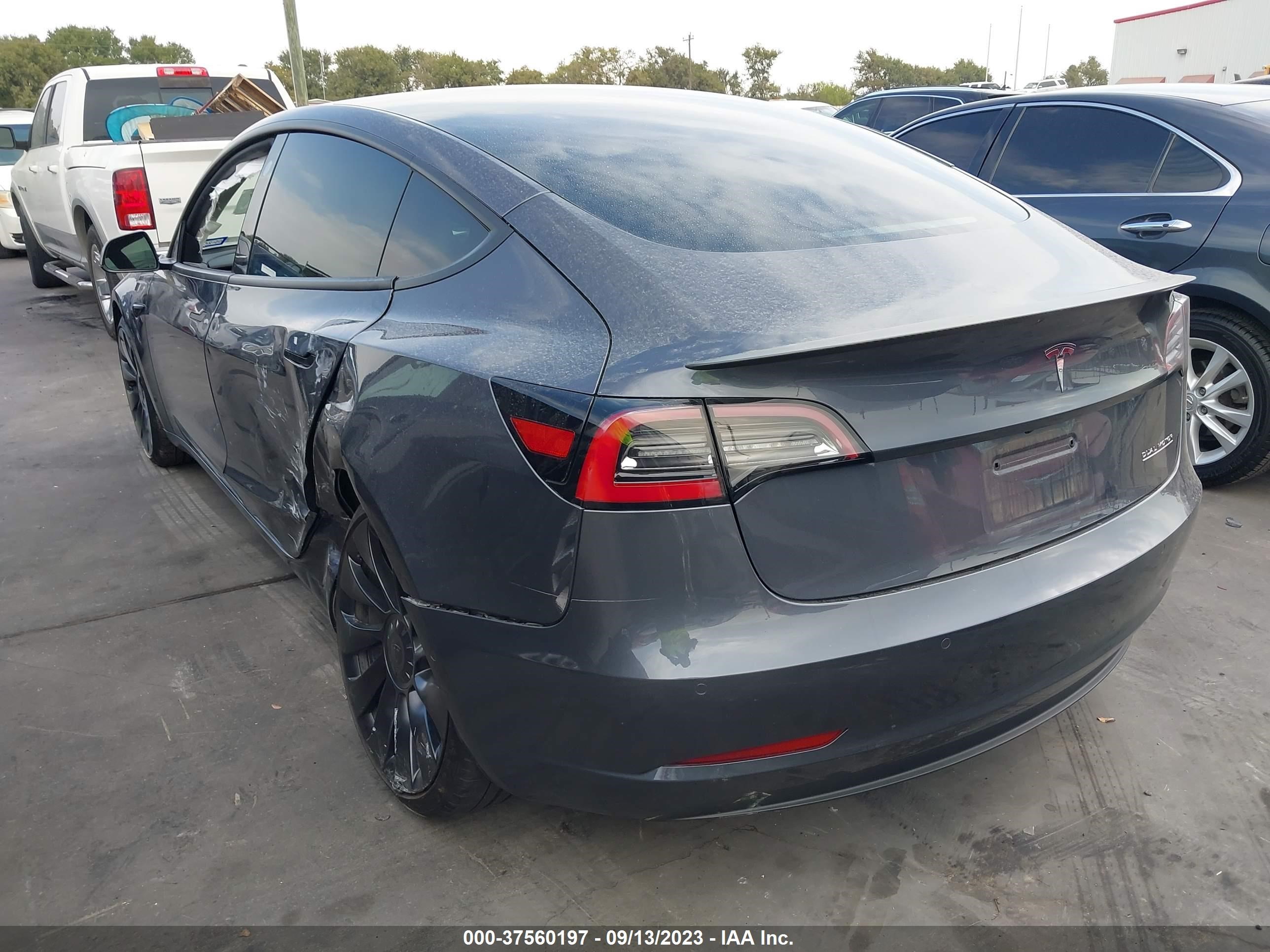 Photo 2 VIN: 5YJ3E1EC7NF261867 - TESLA MODEL 3 