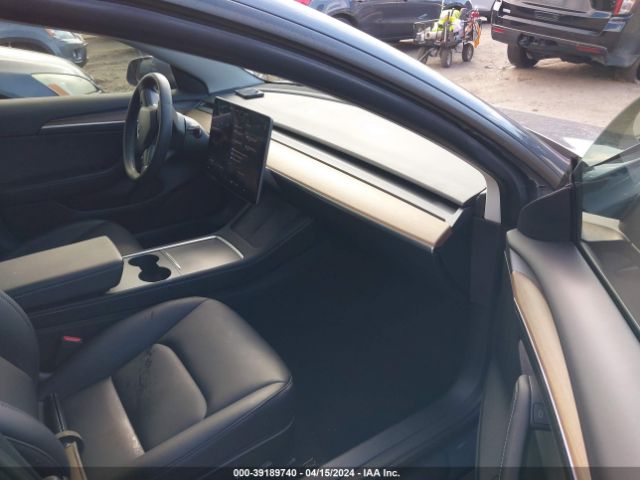 Photo 4 VIN: 5YJ3E1ECXMF061872 - TESLA MODEL 3 