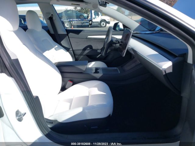 Photo 4 VIN: 5YJ3E1ECXMF071236 - TESLA MODEL 3 