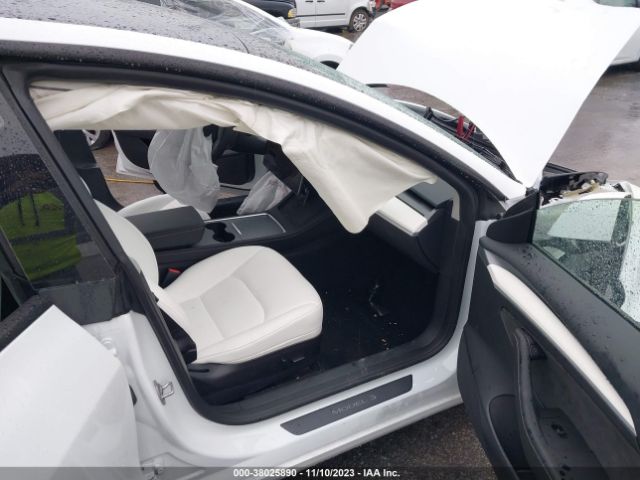 Photo 4 VIN: 5YJ3E1ECXPF497495 - TESLA MODEL 3 