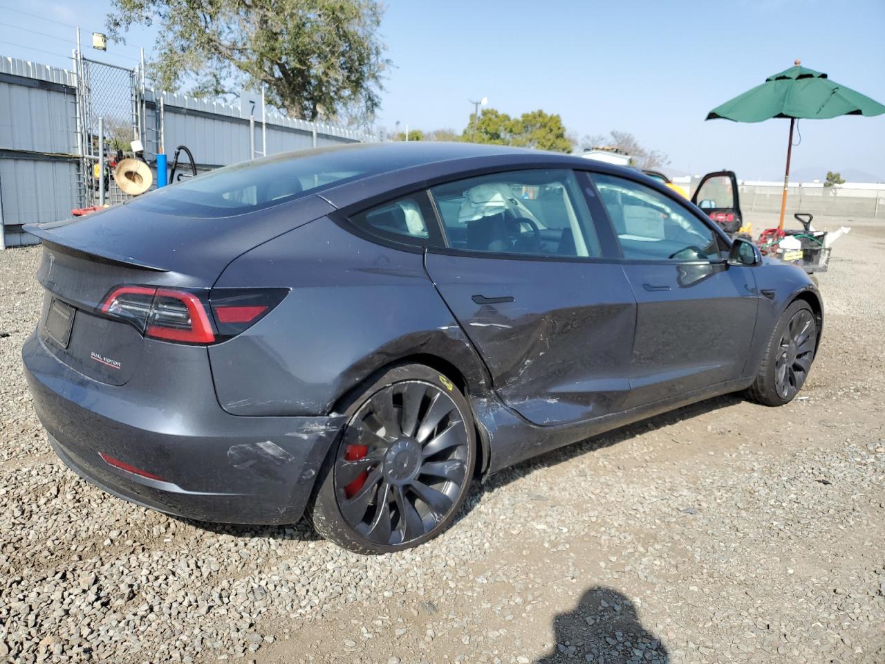 Photo 2 VIN: 5YJ3E1ECXPF509998 - TESLA MODEL 3 